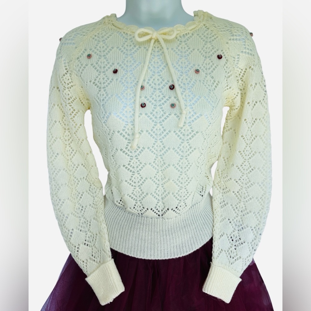 True Vintage Cream Women's Knitted Lace Sweater with Floral Adornment- S XS